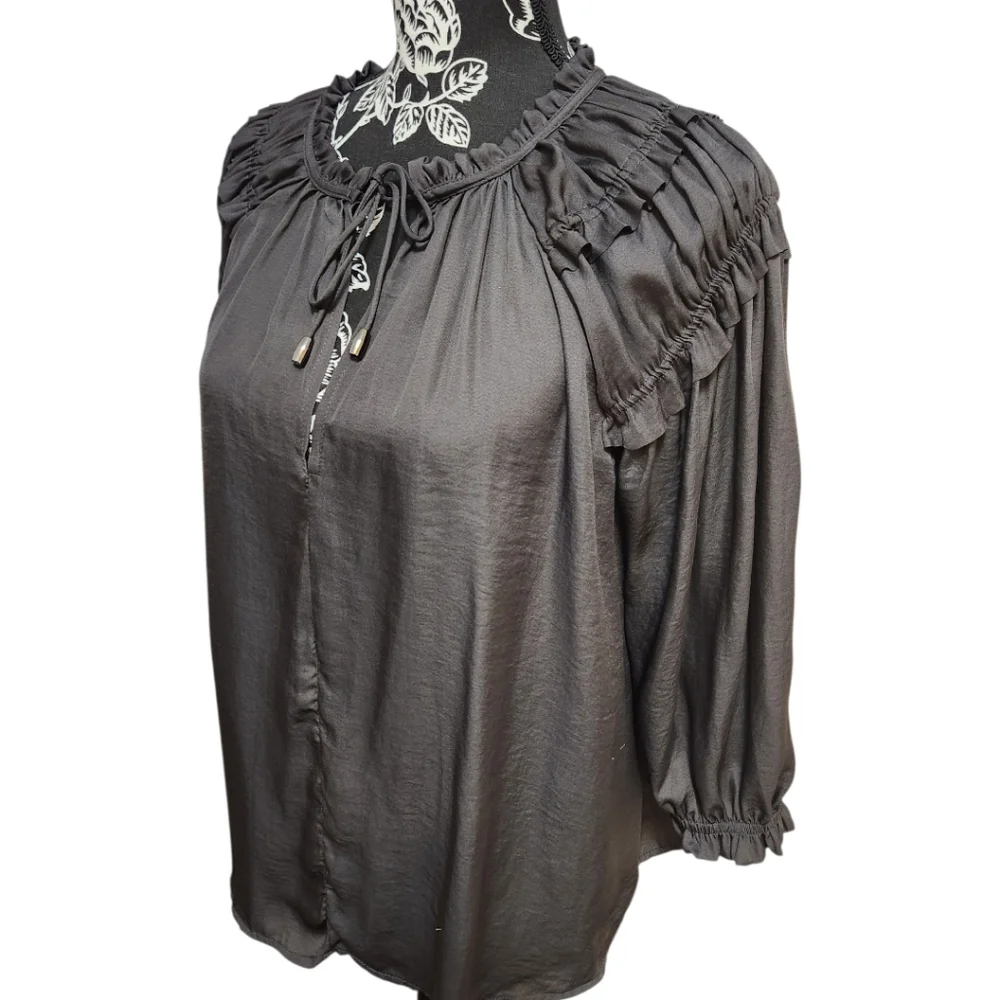 Hashtag In Trend Ruffle Shoulder Top - Picture 3 of 8